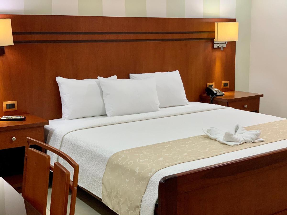 Hotel Adriand'S Machala Ngoại thất bức ảnh